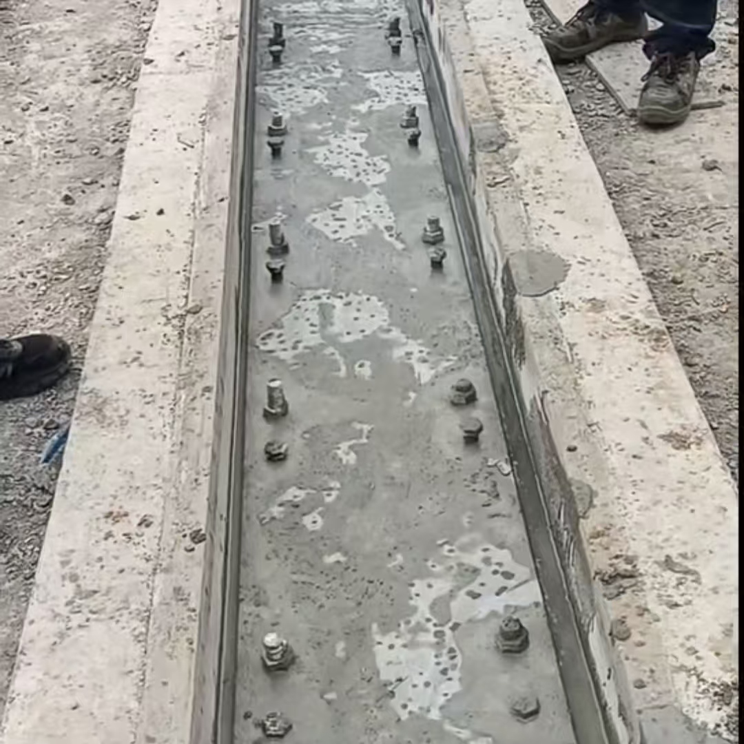 肥西港口码头起重机龙门吊重型机械设备稳固用早强快凝轨道胶泥